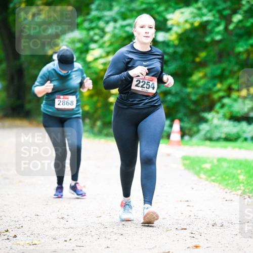 12.10.2025 - Bramfelder Halbmarathon 2025 Dr. Thomas Lammeyer http://msf.ph/oto/9360082 12.10.2025 11:10:32 Laufen 2868, 2254 meine-sportfotos.de