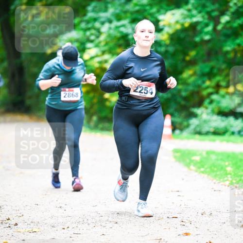 12.10.2025 - Bramfelder Halbmarathon 2025 Dr. Thomas Lammeyer http://msf.ph/oto/9360083 12.10.2025 11:10:32 Laufen 2868, 2254 meine-sportfotos.de