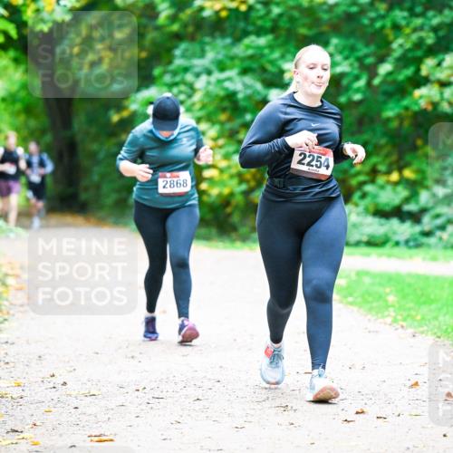 12.10.2025 - Bramfelder Halbmarathon 2025 Dr. Thomas Lammeyer http://msf.ph/oto/9360088 12.10.2025 11:10:33 Laufen 2868, 2254 meine-sportfotos.de
