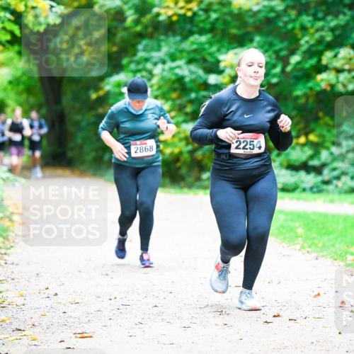 12.10.2025 - Bramfelder Halbmarathon 2025 Dr. Thomas Lammeyer http://msf.ph/oto/9360089 12.10.2025 11:10:33 Laufen 2868, 2254 meine-sportfotos.de