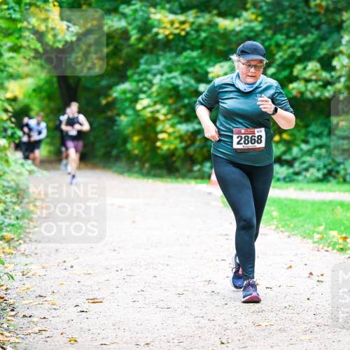 12.10.2025 - Bramfelder Halbmarathon 2025 Dr. Thomas Lammeyer http://msf.ph/oto/9360101 12.10.2025 11:10:36 Laufen 32, 2868 meine-sportfotos.de