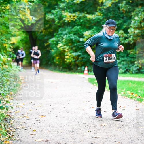 12.10.2025 - Bramfelder Halbmarathon 2025 Dr. Thomas Lammeyer http://msf.ph/oto/9360103 12.10.2025 11:10:36 Laufen 2868 meine-sportfotos.de