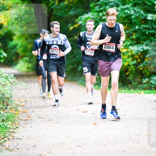 12.10.2025 - Bramfelder Halbmarathon 2025 Dr. Thomas Lammeyer http://msf.ph/oto/9360105 12.10.2025 11:10:40 Laufen 51, 2872, 2758, 2864, 15 meine-sportfotos.de
