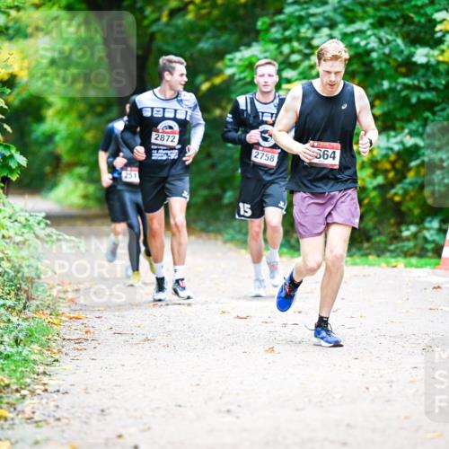 12.10.2025 - Bramfelder Halbmarathon 2025 Dr. Thomas Lammeyer http://msf.ph/oto/9360106 12.10.2025 11:10:41 Laufen 251, 2872, 564, 2758, 15 meine-sportfotos.de