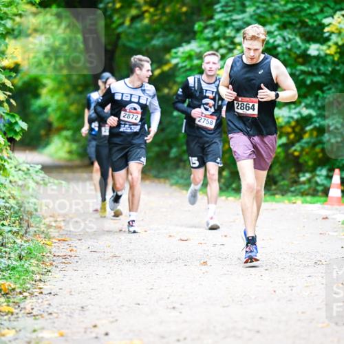 12.10.2025 - Bramfelder Halbmarathon 2025 Dr. Thomas Lammeyer http://msf.ph/oto/9360107 12.10.2025 11:10:41 Laufen 2872, 2758, 2864, 15 meine-sportfotos.de