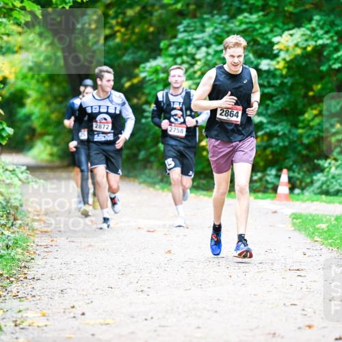 12.10.2025 - Bramfelder Halbmarathon 2025 Dr. Thomas Lammeyer http://msf.ph/oto/9360110 12.10.2025 11:10:41 Laufen 18885, 2872, 2758, 2864 meine-sportfotos.de