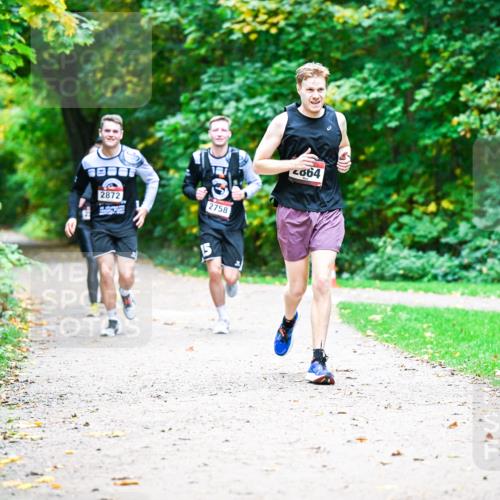 12.10.2025 - Bramfelder Halbmarathon 2025 Dr. Thomas Lammeyer http://msf.ph/oto/9360116 12.10.2025 11:10:42 Laufen 064 meine-sportfotos.de