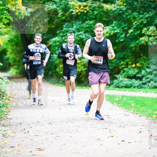 12.10.2025 - Bramfelder Halbmarathon 2025 Dr. Thomas Lammeyer http://msf.ph/oto/9360117 12.10.2025 11:10:42 Laufen 2872, 2758, 364, 15 meine-sportfotos.de