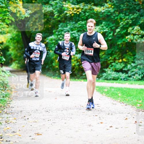 12.10.2025 - Bramfelder Halbmarathon 2025 Dr. Thomas Lammeyer http://msf.ph/oto/9360118 12.10.2025 11:10:42 Laufen 88888, 2864 meine-sportfotos.de