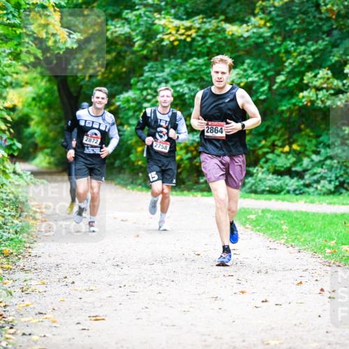 12.10.2025 - Bramfelder Halbmarathon 2025 Dr. Thomas Lammeyer http://msf.ph/oto/9360119 12.10.2025 11:10:42 Laufen 2872, 2864 meine-sportfotos.de