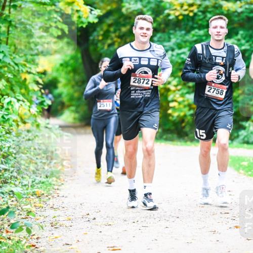 12.10.2025 - Bramfelder Halbmarathon 2025 Dr. Thomas Lammeyer http://msf.ph/oto/9360123 12.10.2025 11:10:44 Laufen 2511, 2872, 54, 2758, 15 meine-sportfotos.de