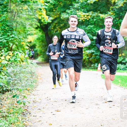 12.10.2025 - Bramfelder Halbmarathon 2025 Dr. Thomas Lammeyer http://msf.ph/oto/9360127 12.10.2025 11:10:45 Laufen 251, 2872, 2758, 15, 600, 2004 meine-sportfotos.de