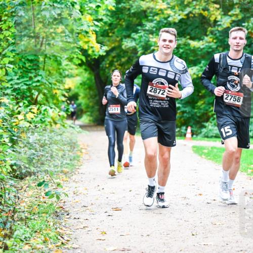 12.10.2025 - Bramfelder Halbmarathon 2025 Dr. Thomas Lammeyer http://msf.ph/oto/9360131 12.10.2025 11:10:45 Laufen 2511, 2872, 2758, 15, 286 meine-sportfotos.de