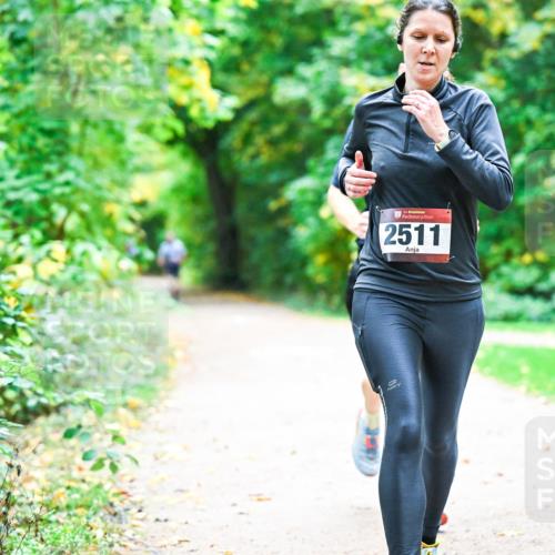 12.10.2025 - Bramfelder Halbmarathon 2025 Dr. Thomas Lammeyer http://msf.ph/oto/9360142 12.10.2025 11:10:48 Laufen 34, 2511 meine-sportfotos.de