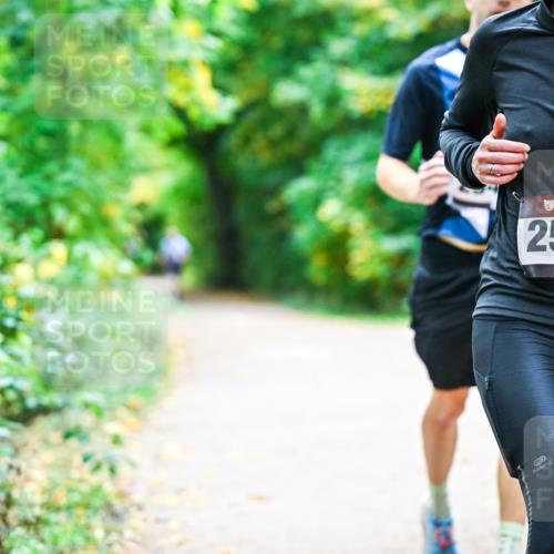 12.10.2025 - Bramfelder Halbmarathon 2025 Dr. Thomas Lammeyer http://msf.ph/oto/9360147 12.10.2025 11:10:49 Laufen 34, 2511 meine-sportfotos.de