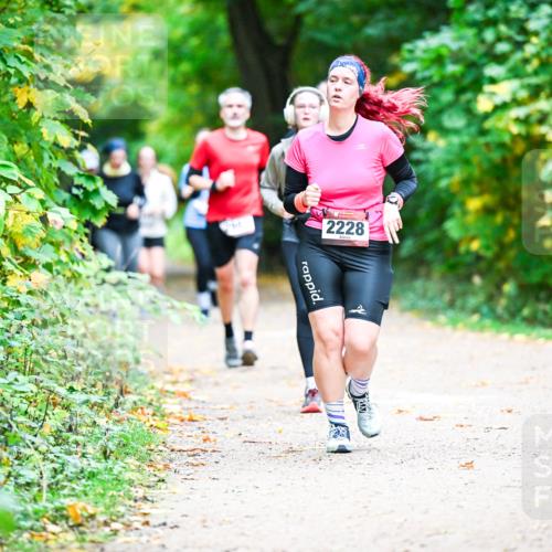 12.10.2025 - Bramfelder Halbmarathon 2025 Dr. Thomas Lammeyer http://msf.ph/oto/9360182 12.10.2025 11:11:08 Laufen 2228 meine-sportfotos.de