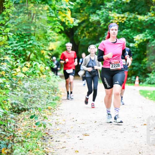 12.10.2025 - Bramfelder Halbmarathon 2025 Dr. Thomas Lammeyer http://msf.ph/oto/9360207 12.10.2025 11:11:12 Laufen 2228 meine-sportfotos.de
