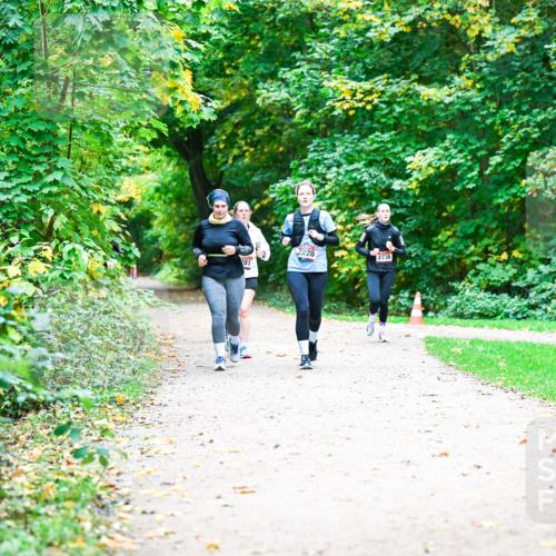 12.10.2025 - Bramfelder Halbmarathon 2025 Dr. Thomas Lammeyer http://msf.ph/oto/9360243 12.10.2025 11:11:18 Laufen 81, 2226, 2736 meine-sportfotos.de