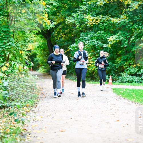 12.10.2025 - Bramfelder Halbmarathon 2025 Dr. Thomas Lammeyer http://msf.ph/oto/9360245 12.10.2025 11:11:18 Laufen 2226, 2736 meine-sportfotos.de