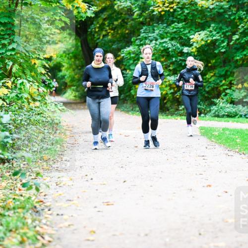 12.10.2025 - Bramfelder Halbmarathon 2025 Dr. Thomas Lammeyer http://msf.ph/oto/9360250 12.10.2025 11:11:19 Laufen 2736, 2226 meine-sportfotos.de