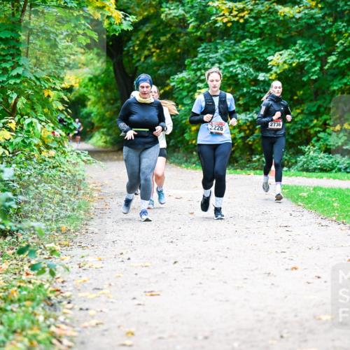 12.10.2025 - Bramfelder Halbmarathon 2025 Dr. Thomas Lammeyer http://msf.ph/oto/9360252 12.10.2025 11:11:19 Laufen 2736, 2226 meine-sportfotos.de