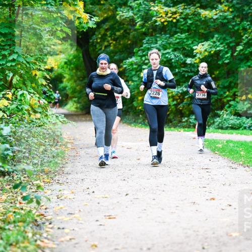 12.10.2025 - Bramfelder Halbmarathon 2025 Dr. Thomas Lammeyer http://msf.ph/oto/9360254 12.10.2025 11:11:20 Laufen 2226, 2736 meine-sportfotos.de