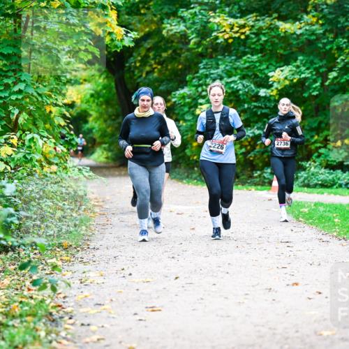 12.10.2025 - Bramfelder Halbmarathon 2025 Dr. Thomas Lammeyer http://msf.ph/oto/9360255 12.10.2025 11:11:20 Laufen 2736, 2226 meine-sportfotos.de