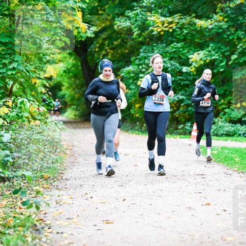 12.10.2025 - Bramfelder Halbmarathon 2025 Dr. Thomas Lammeyer http://msf.ph/oto/9360257 12.10.2025 11:11:20 Laufen 2226, 2736 meine-sportfotos.de