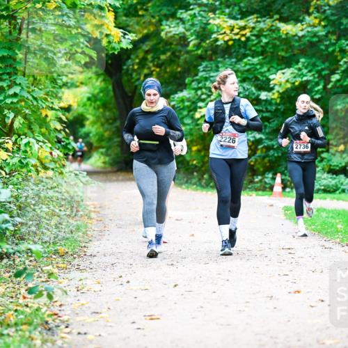 12.10.2025 - Bramfelder Halbmarathon 2025 Dr. Thomas Lammeyer http://msf.ph/oto/9360260 12.10.2025 11:11:20 Laufen 2226, 2736 meine-sportfotos.de