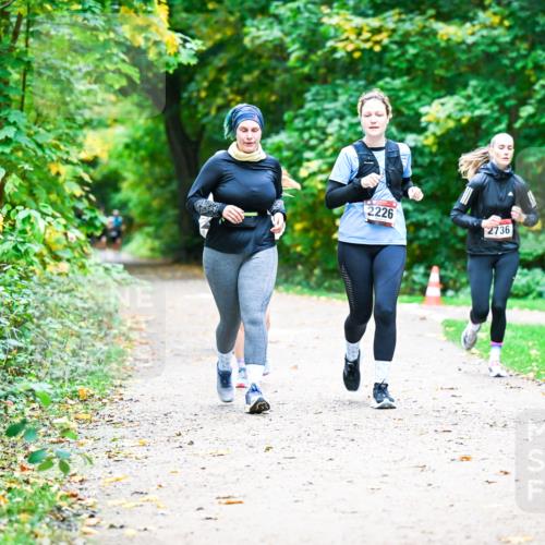 12.10.2025 - Bramfelder Halbmarathon 2025 Dr. Thomas Lammeyer http://msf.ph/oto/9360263 12.10.2025 11:11:21 Laufen 2226, 2736 meine-sportfotos.de