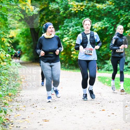 12.10.2025 - Bramfelder Halbmarathon 2025 Dr. Thomas Lammeyer http://msf.ph/oto/9360267 12.10.2025 11:11:21 Laufen 2736, 2226 meine-sportfotos.de
