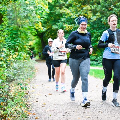 12.10.2025 - Bramfelder Halbmarathon 2025 Dr. Thomas Lammeyer http://msf.ph/oto/9360286 12.10.2025 11:11:24 Laufen 2196, 2281, 2226 meine-sportfotos.de