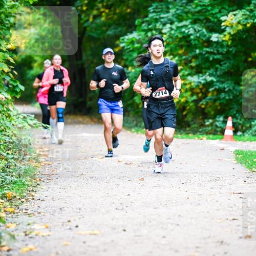 12.10.2025 - Bramfelder Halbmarathon 2025 Dr. Thomas Lammeyer http://msf.ph/oto/9360319 12.10.2025 11:11:39 Laufen 2870, 2714 meine-sportfotos.de