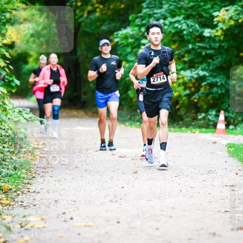 12.10.2025 - Bramfelder Halbmarathon 2025 Dr. Thomas Lammeyer http://msf.ph/oto/9360320 12.10.2025 11:11:39 Laufen 2714 meine-sportfotos.de