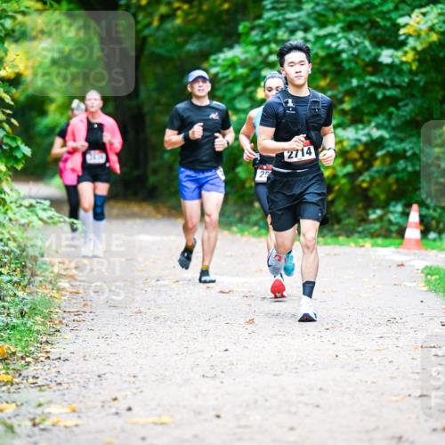 12.10.2025 - Bramfelder Halbmarathon 2025 Dr. Thomas Lammeyer http://msf.ph/oto/9360321 12.10.2025 11:11:40 Laufen 2714, 25 meine-sportfotos.de