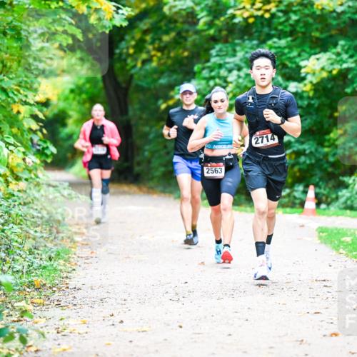 12.10.2025 - Bramfelder Halbmarathon 2025 Dr. Thomas Lammeyer http://msf.ph/oto/9360328 12.10.2025 11:11:41 Laufen 2563, 2714 meine-sportfotos.de