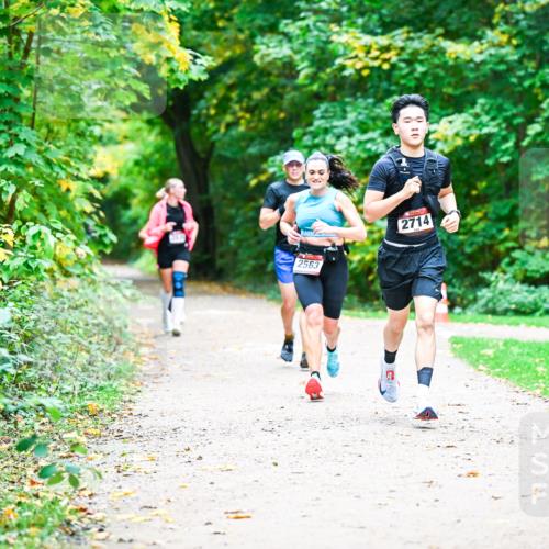12.10.2025 - Bramfelder Halbmarathon 2025 Dr. Thomas Lammeyer http://msf.ph/oto/9360331 12.10.2025 11:11:41 Laufen 2563, 2714 meine-sportfotos.de