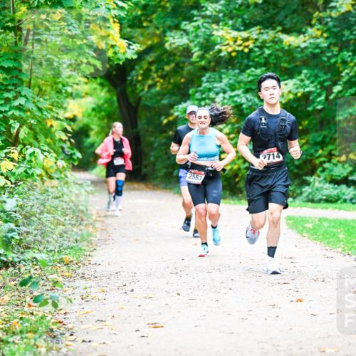 12.10.2025 - Bramfelder Halbmarathon 2025 Dr. Thomas Lammeyer http://msf.ph/oto/9360332 12.10.2025 11:11:41 Laufen 2563, 2714 meine-sportfotos.de