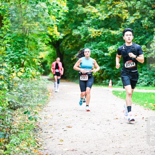 12.10.2025 - Bramfelder Halbmarathon 2025 Dr. Thomas Lammeyer http://msf.ph/oto/9360339 12.10.2025 11:11:42 Laufen 2714, 2563 meine-sportfotos.de