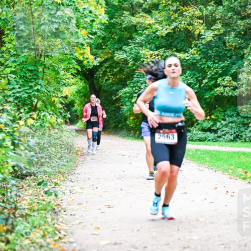 12.10.2025 - Bramfelder Halbmarathon 2025 Dr. Thomas Lammeyer http://msf.ph/oto/9360347 12.10.2025 11:11:43 Laufen 2820, 2563 meine-sportfotos.de