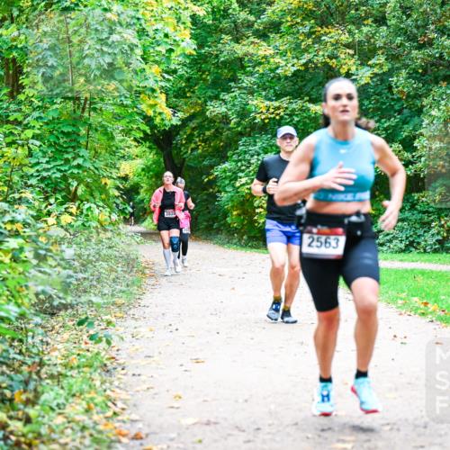 12.10.2025 - Bramfelder Halbmarathon 2025 Dr. Thomas Lammeyer http://msf.ph/oto/9360350 12.10.2025 11:11:44 Laufen 2820, 2563 meine-sportfotos.de