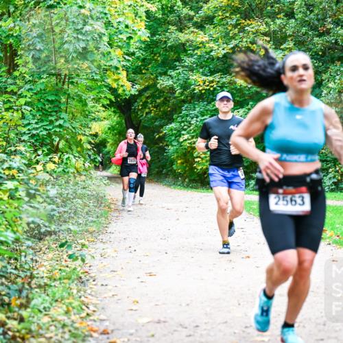 12.10.2025 - Bramfelder Halbmarathon 2025 Dr. Thomas Lammeyer http://msf.ph/oto/9360352 12.10.2025 11:11:44 Laufen 2820, 2563 meine-sportfotos.de