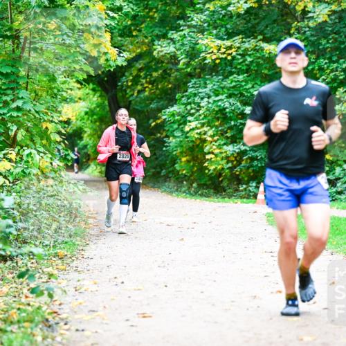 12.10.2025 - Bramfelder Halbmarathon 2025 Dr. Thomas Lammeyer http://msf.ph/oto/9360354 12.10.2025 11:11:45 Laufen 2820, 281 meine-sportfotos.de