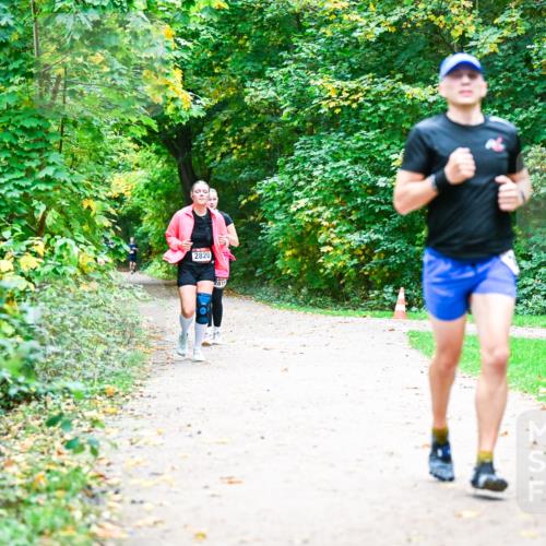 12.10.2025 - Bramfelder Halbmarathon 2025 Dr. Thomas Lammeyer http://msf.ph/oto/9360355 12.10.2025 11:11:45 Laufen 2820, 2819 meine-sportfotos.de
