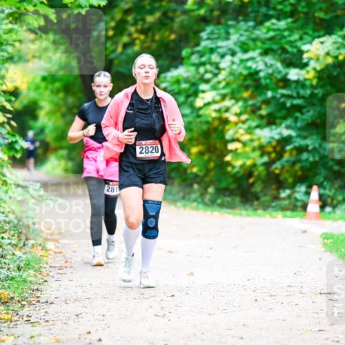 12.10.2025 - Bramfelder Halbmarathon 2025 Dr. Thomas Lammeyer http://msf.ph/oto/9360360 12.10.2025 11:11:47 Laufen 2820, 281 meine-sportfotos.de