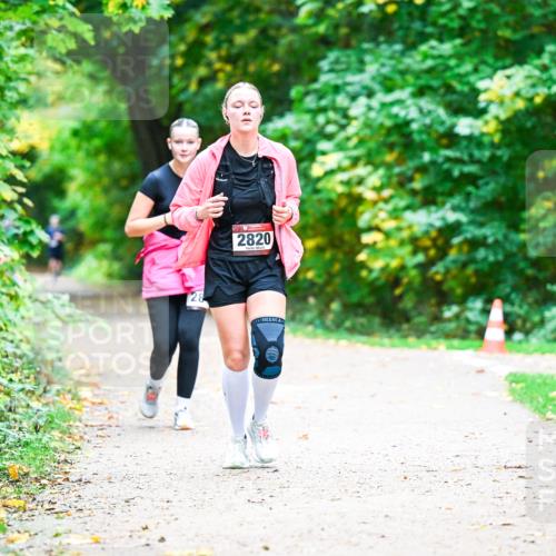 12.10.2025 - Bramfelder Halbmarathon 2025 Dr. Thomas Lammeyer http://msf.ph/oto/9360363 12.10.2025 11:11:47 Laufen 00, 2820 meine-sportfotos.de