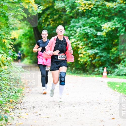12.10.2025 - Bramfelder Halbmarathon 2025 Dr. Thomas Lammeyer http://msf.ph/oto/9360365 12.10.2025 11:11:47 Laufen 2820, 2819 meine-sportfotos.de