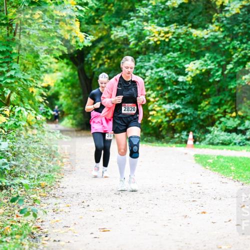 12.10.2025 - Bramfelder Halbmarathon 2025 Dr. Thomas Lammeyer http://msf.ph/oto/9360369 12.10.2025 11:11:48 Laufen 281, 2820 meine-sportfotos.de