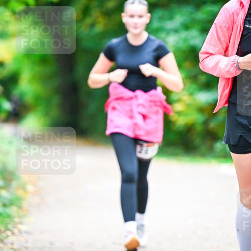 12.10.2025 - Bramfelder Halbmarathon 2025 Dr. Thomas Lammeyer http://msf.ph/oto/9360377 12.10.2025 11:11:50 Laufen 34, 2820 meine-sportfotos.de