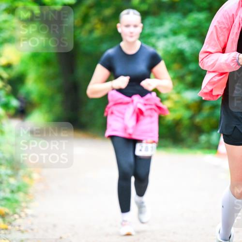 12.10.2025 - Bramfelder Halbmarathon 2025 Dr. Thomas Lammeyer http://msf.ph/oto/9360378 12.10.2025 11:11:50 Laufen 34, 2820, 28 meine-sportfotos.de